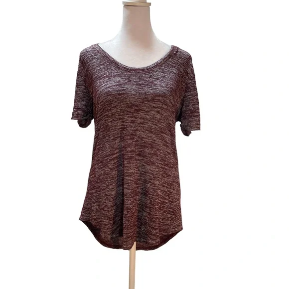 a.n.a. Wine Red & Silver Lightweight Knit Short Cuffed Sleeve Scoop Neck Top M - Picture 1 of 11